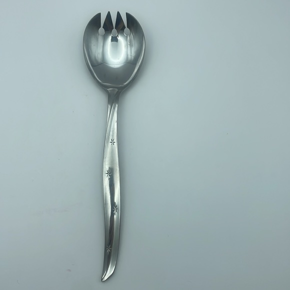 Salad Serving Fork Stardust (Sterling, 1957)
by GORHAM SILVER - Picture 2 of 8